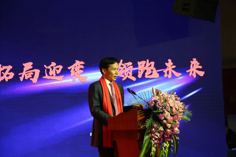 ���Ǳ룺����ɫ�������Ĺ�ѧ����